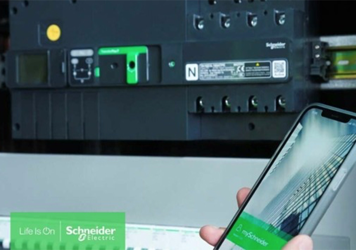 foto Schneider Electric presenta TransferPacT, la nueva generación de conmutadores automáticos de redes, que garantiza la continuidad de suministro energético en infraestructuras críticas.